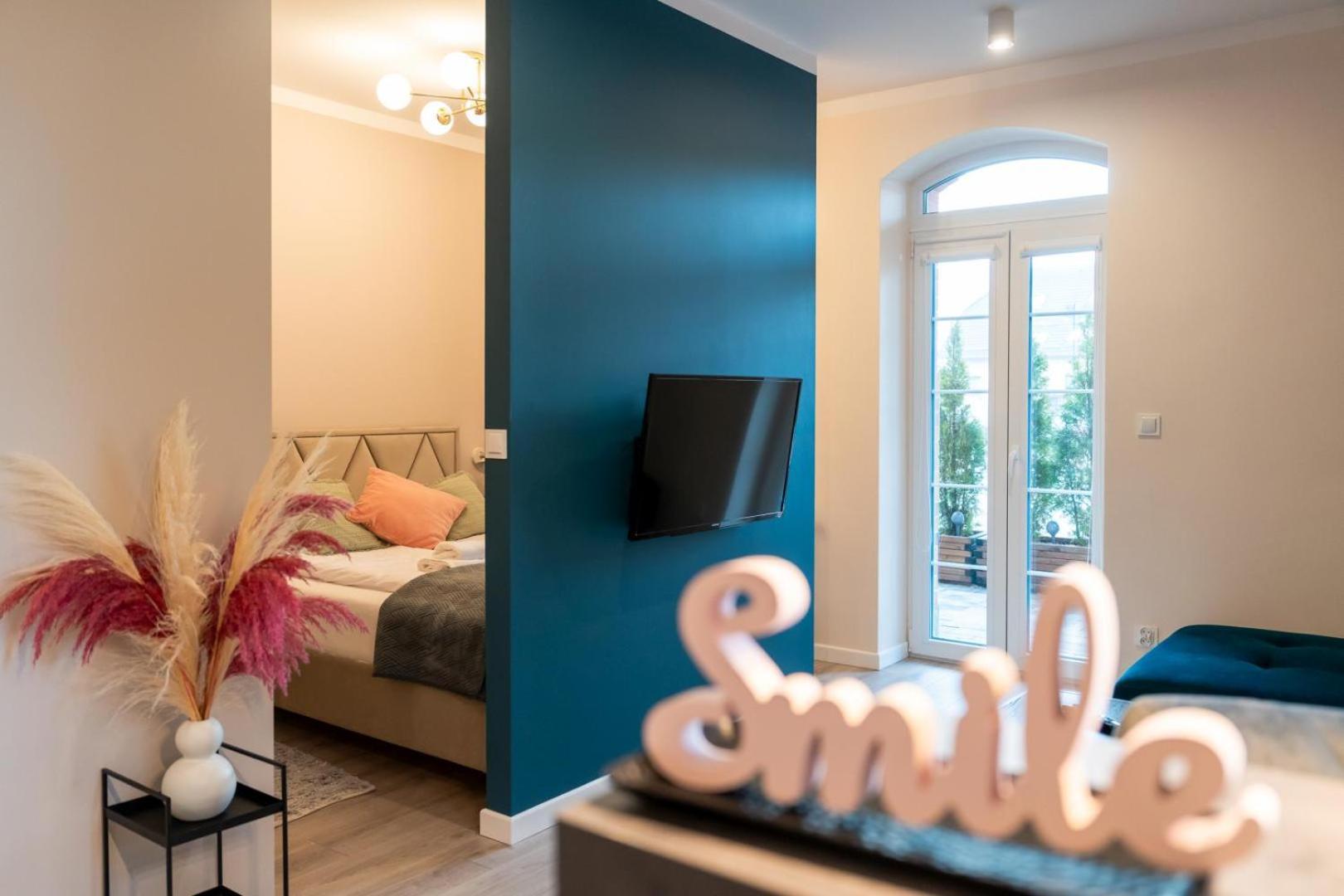 Apartament Smile - Z Prywatnym Monitorowanym Parkingiem By Spaceapart เยเลเนียกูรา ภายนอก รูปภาพ
