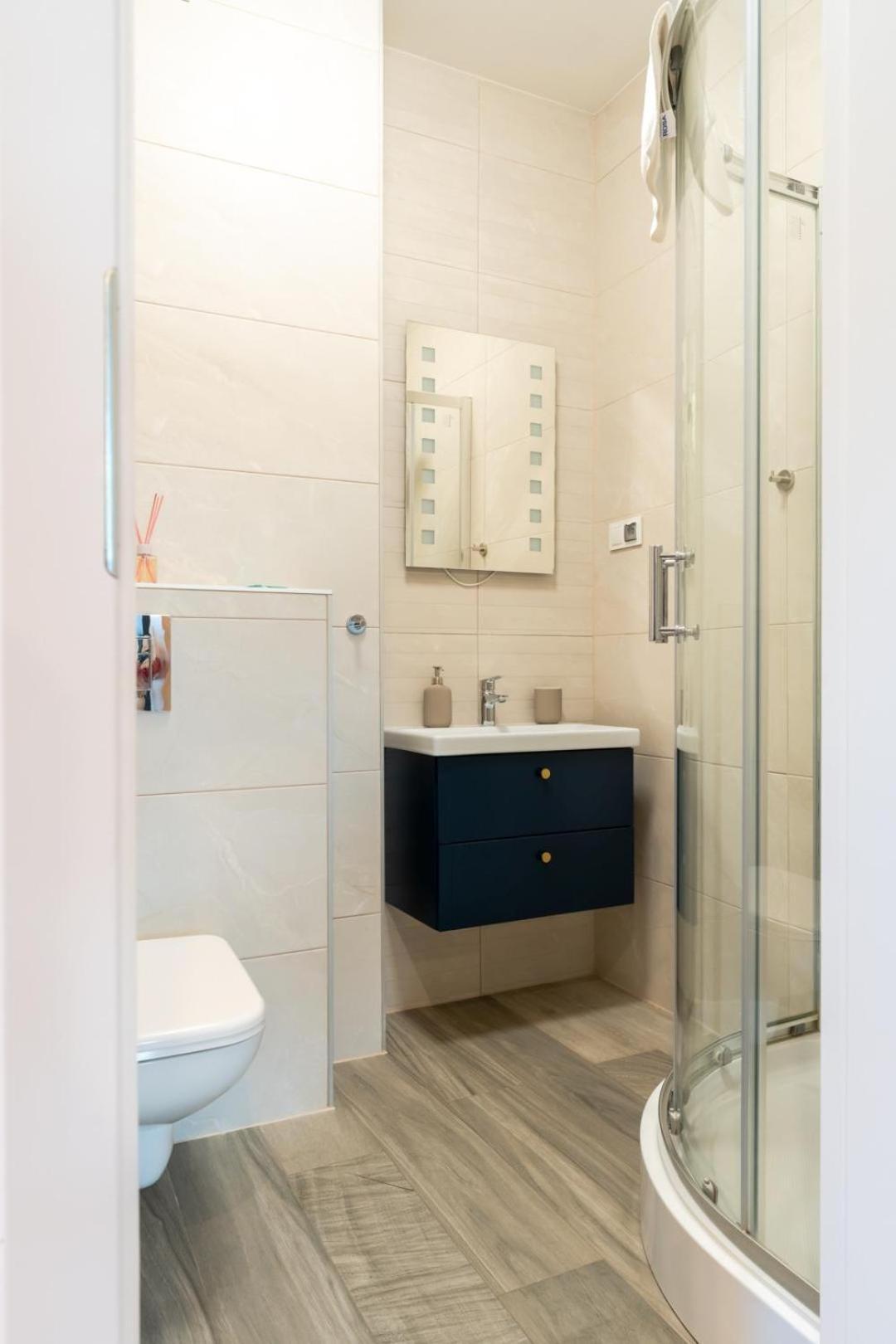 Apartament Smile - Z Prywatnym Monitorowanym Parkingiem By Spaceapart เยเลเนียกูรา ภายนอก รูปภาพ